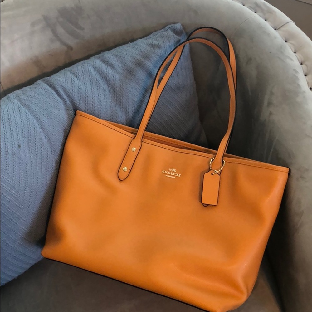 AUTHENTIC: Orange Coach Purse